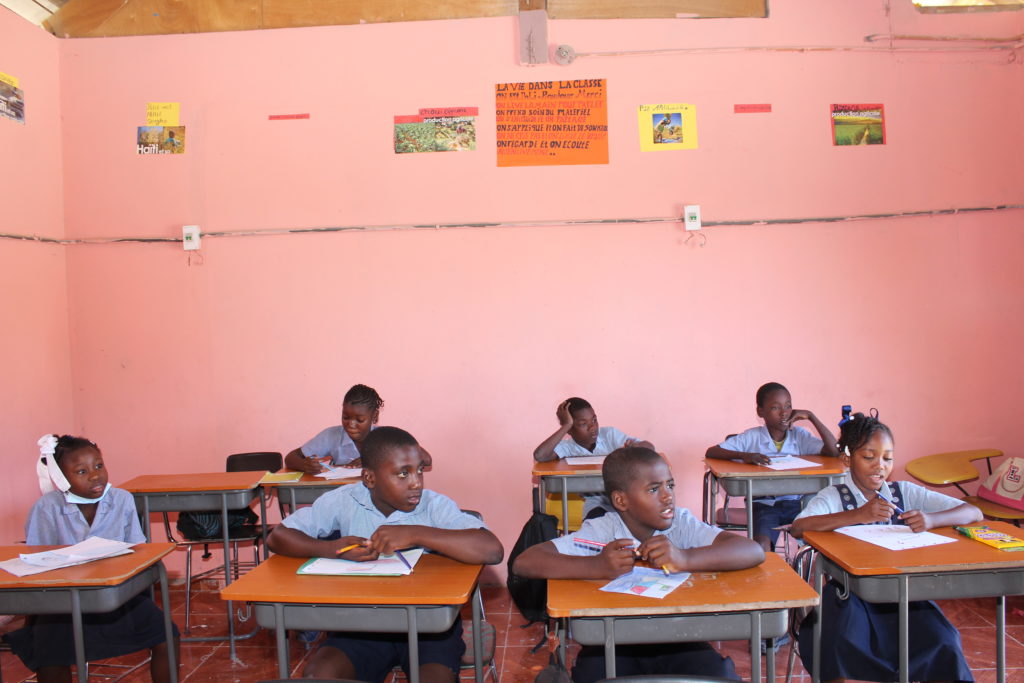 Des enfants haïtiens à l'école