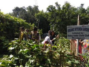 Lire la suite à propos de l’article Après l’énergie, Robin des Watts rime aussi avec changement climatique ! 200 élèves en Suisse et 600 enfants en Inde se mobilisent pour protéger la planète.